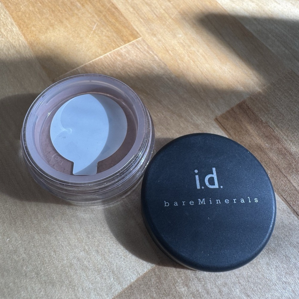BareMinerals eyeshadow Loose Powder Bubbly .02 oz .57 g Full Size SEALED - Picture 2 of 2